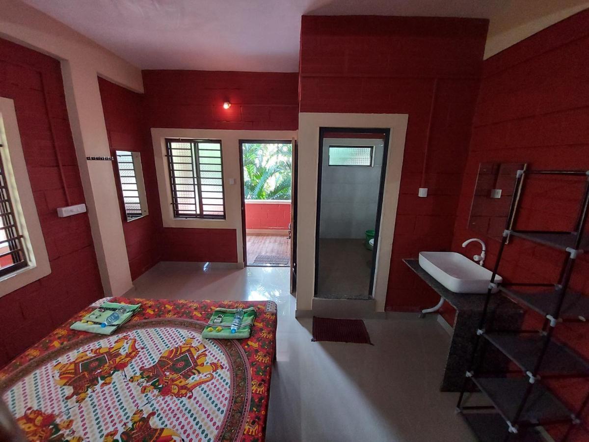 Cocopelli Guest House Гокарна Екстериор снимка
